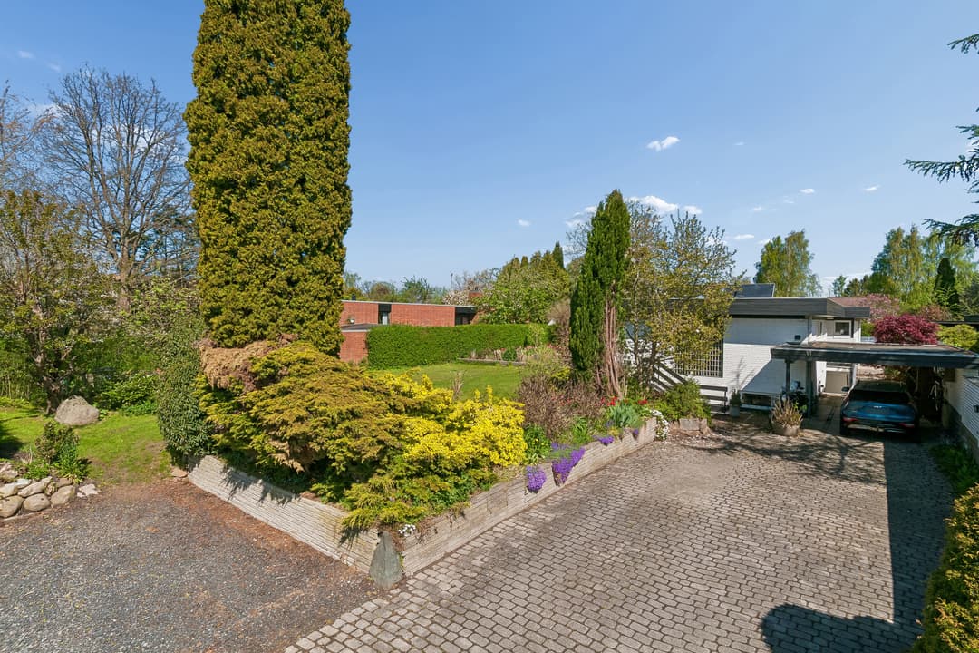 RUMMELIG FAMILIEVILLA PÅ ATTRAKTIV ADRESSE, billede 1 af 8