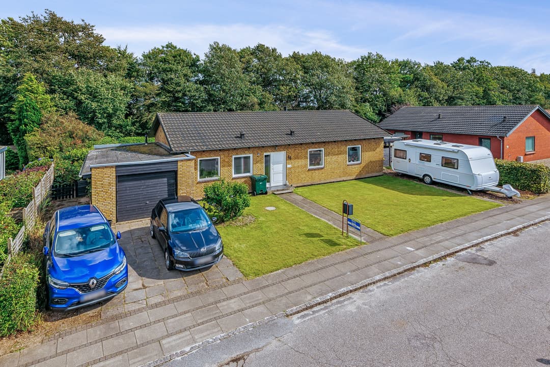 VELHOLDT VILLA MELLEM NATUR OG ALT TIL HVERDAGEN, billede 1 af 8