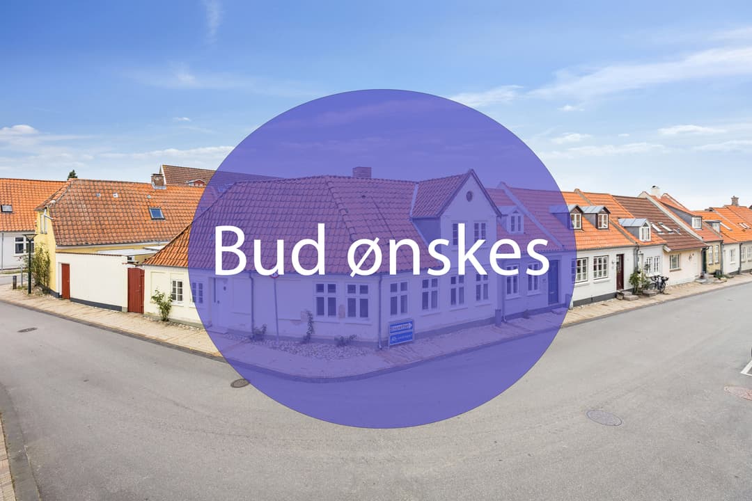 BUD ØNSKES PÅ DETTE CHARMERENDE BYHUS I DEN GAMLE BYDEL, billede 1 af 8