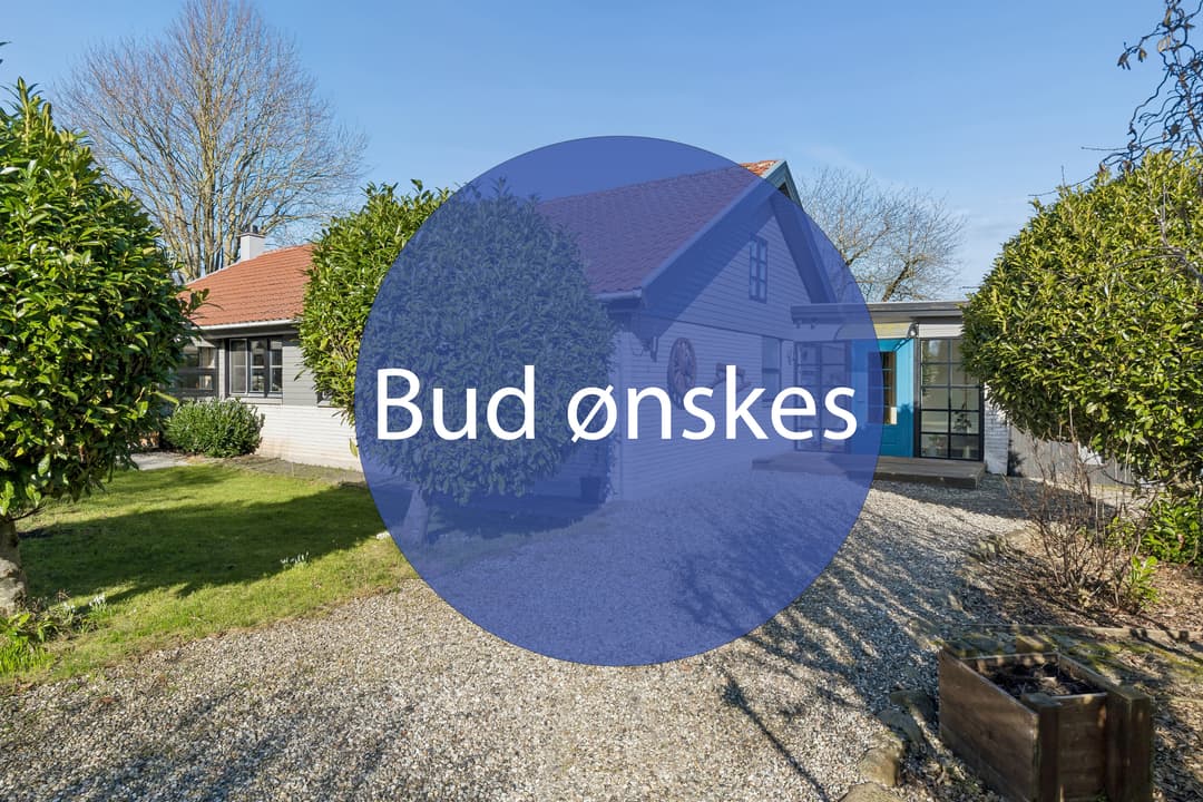 BUD ØNSKES PÅ DENNE MODERNISERET ETPLANSVILLA I ET TRYGT OG AKTIVT LOKALMILJØ, billede 1 af 8