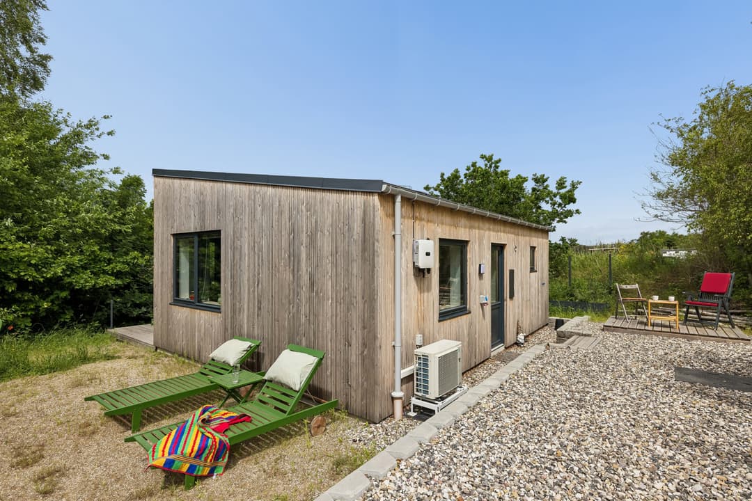 MODERNE FERIEOASE I GÅAFSTAND FRA STRANDEN, billede 1 af 8