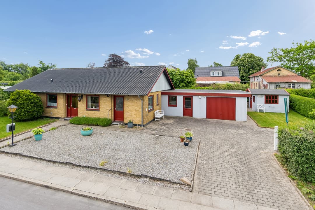 ETPLANSVILLA I HYGGELIGE OG ROLIGE OMGIVELSER, billede 1 af 8