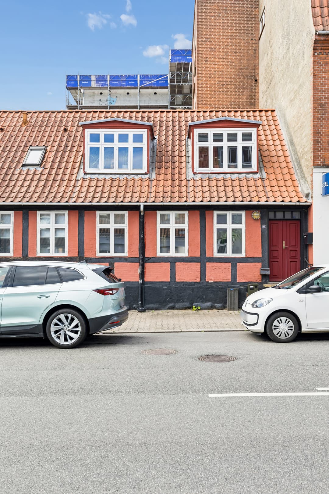 CHARMERENDE OG HISTORISK EJENDOM, billede 1 af 8