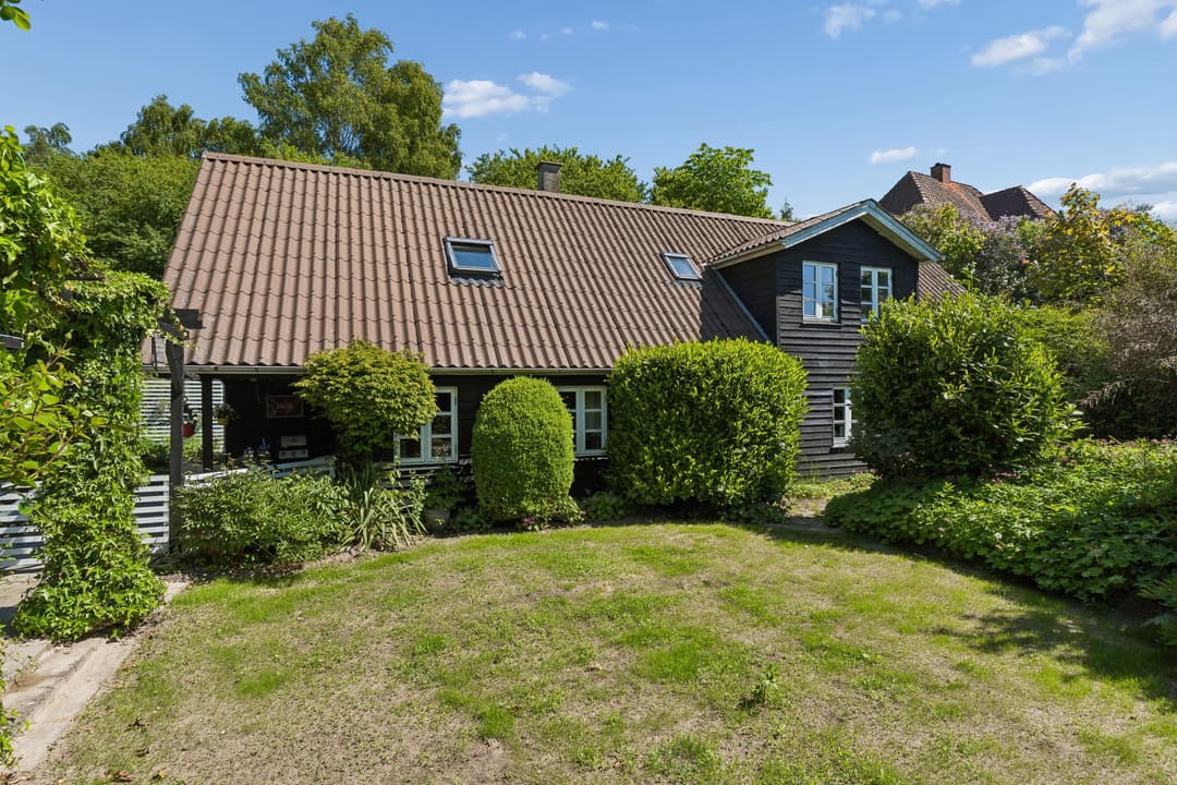 FRISTED I NATURSKØNNE OMGIVELSER, billede 1 af 8