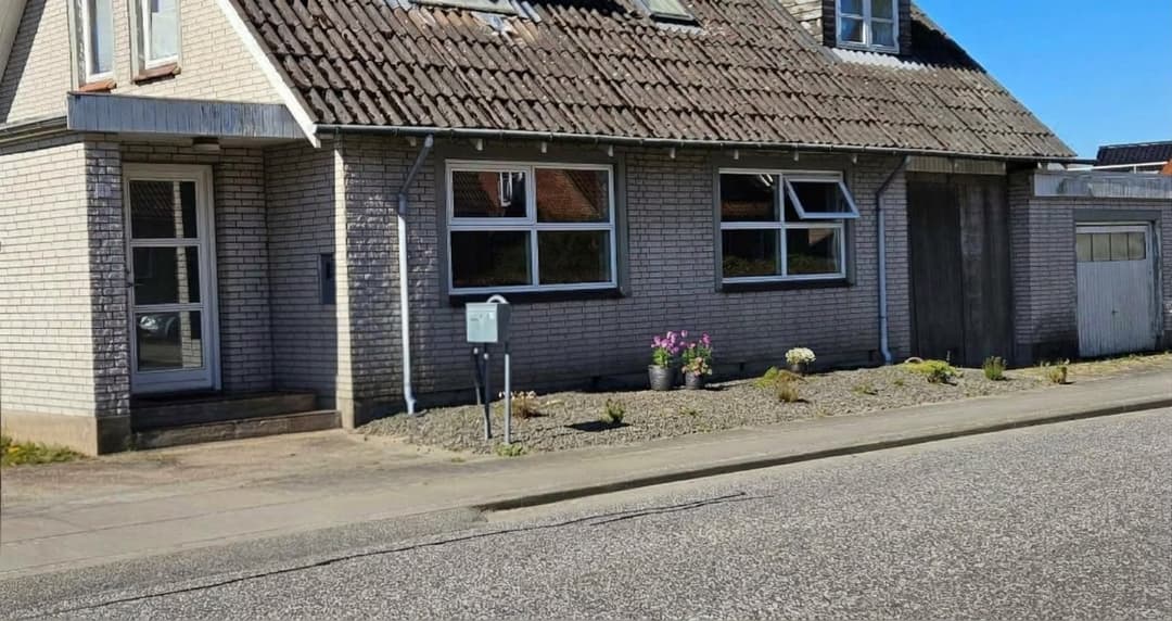 Unik mulighed i idylliske omgivelser – Skab dit drømmehjem helt fra bunden, billede 1 af 8