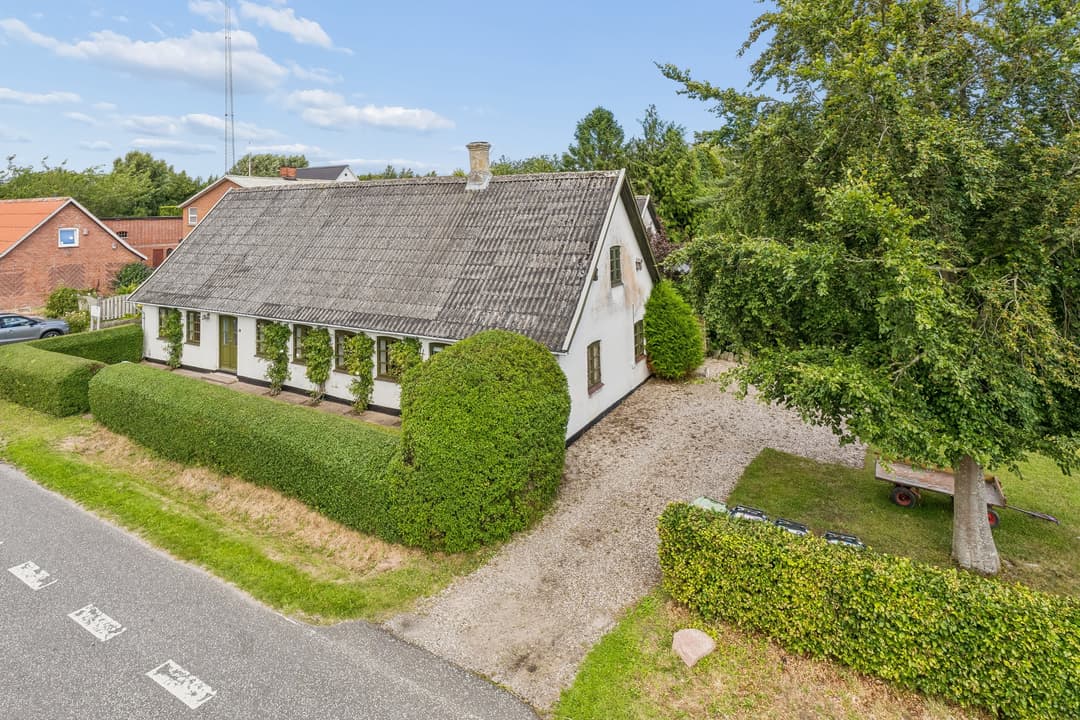 RIGELIG PLADS TIL FAMILIELIV, HOBBYLIV OG UDELIV, billede 1 af 8