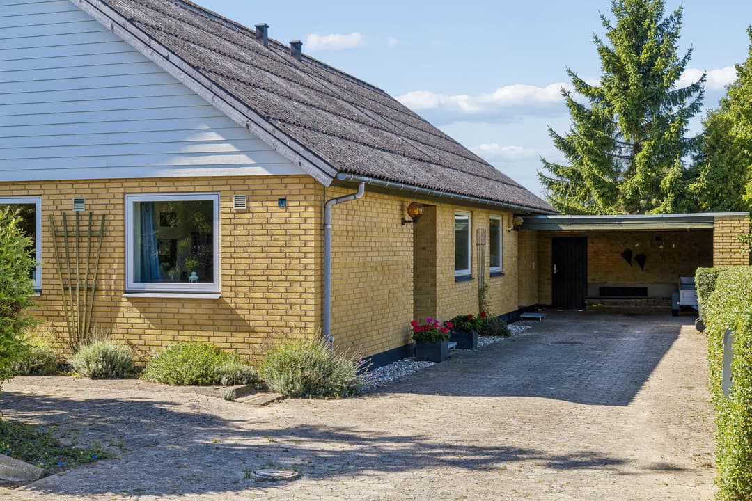 ORIGINAL 80’ER-VILLA MED CHARME, billede 1 af 8