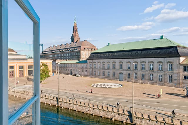 HERSKABELIG PRAGTLEJLIGHED MED HELT UNIK UDSIGT
